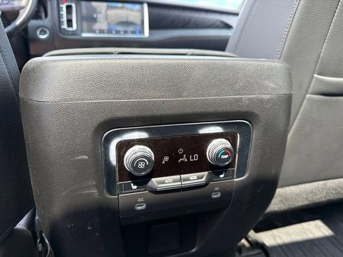 Used 2023 GMC Yukon Denali AWD/4WD image 20