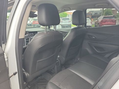 Used 2022 Buick Encore Preferred AWD/4WD image 10