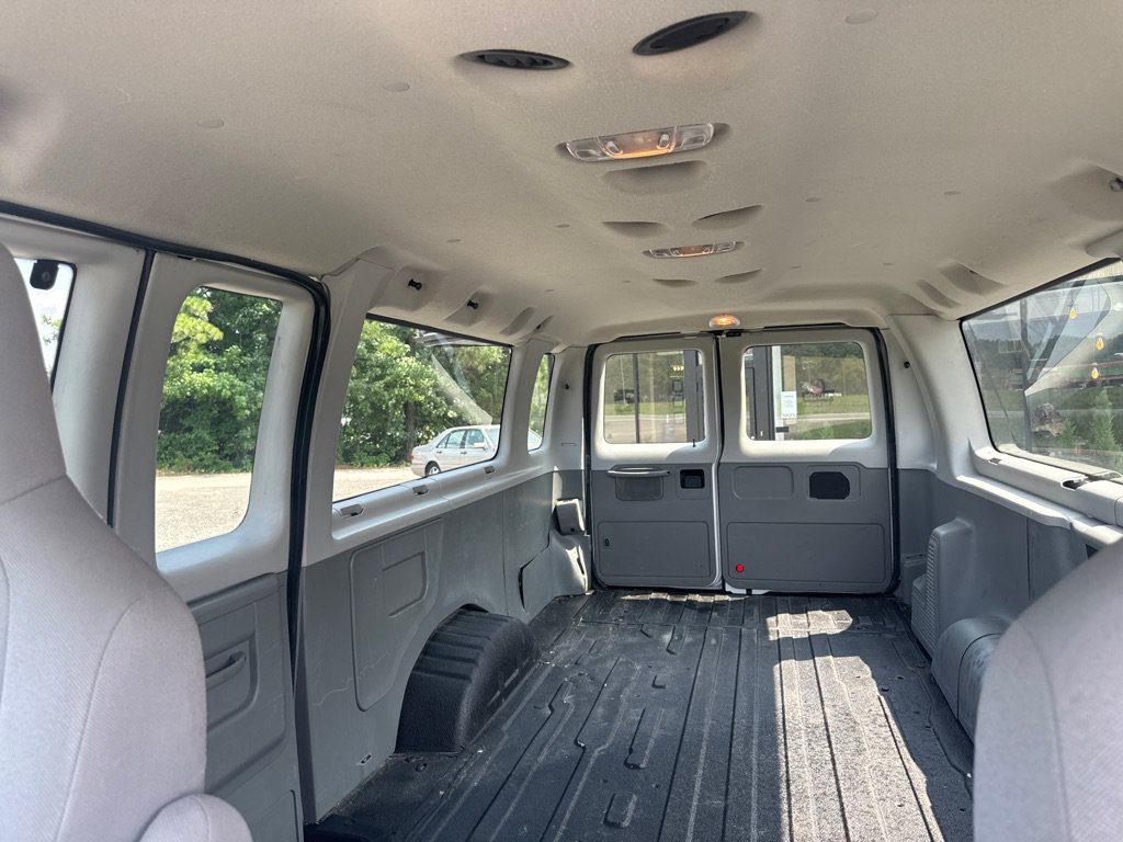 Used 2013 Ford E-350 and Econoline 350 XLT RWD image 20