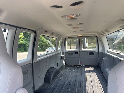 Used 2013 Ford E-350 and Econoline 350 XLT RWD image 20