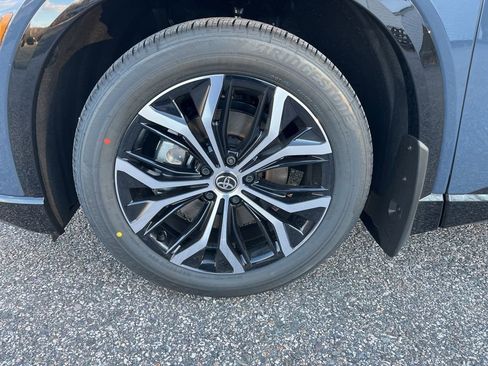 New 2026 Toyota Crown Signia XLE image 8