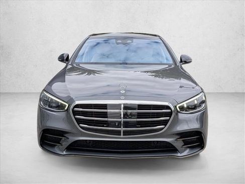 Used 2023 Mercedes-Benz S 500 4MATIC image 2