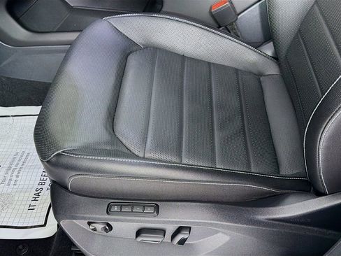 Used 2025 Volkswagen Atlas SEL image 20