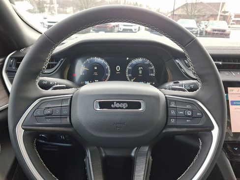 New 2026 Jeep Grand Cherokee Altitude image 13