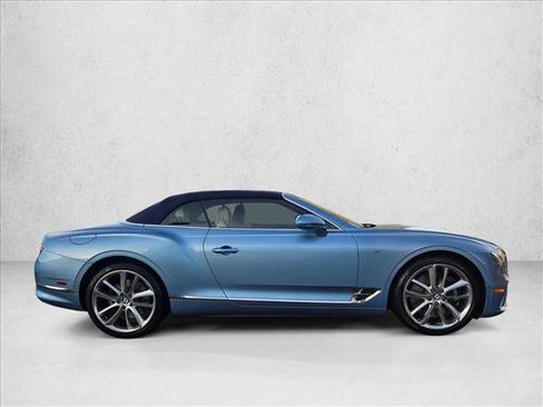 Used 2021 Bentley Continental GT image 3