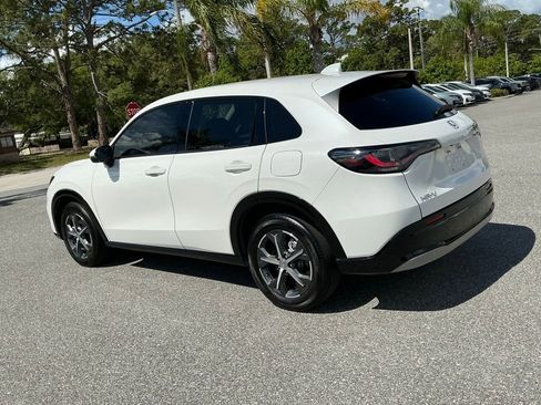 Certified 2025 Honda HR-V EX-L image 4