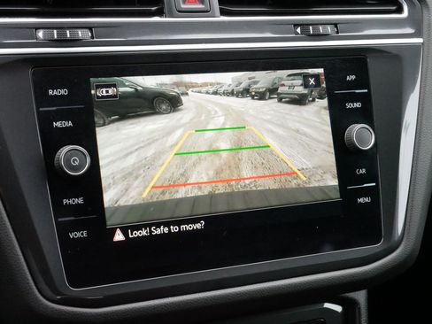 Certified 2023 Volkswagen Tiguan SE R-Line image 30