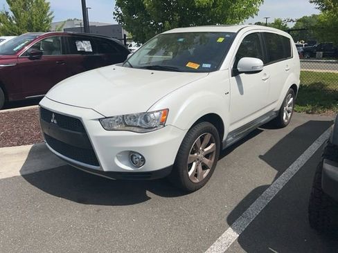 Used 2012 Mitsubishi Outlander GT image 1