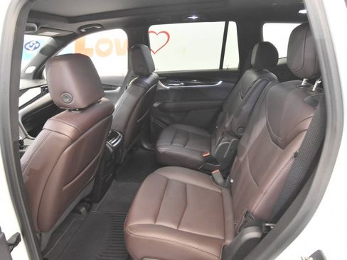 Used 2023 Cadillac XT6 Premium Luxury AWD/4WD image 16