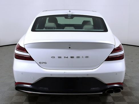 Used 2022 Genesis G70 2.0T w/ Prestige Package image 8