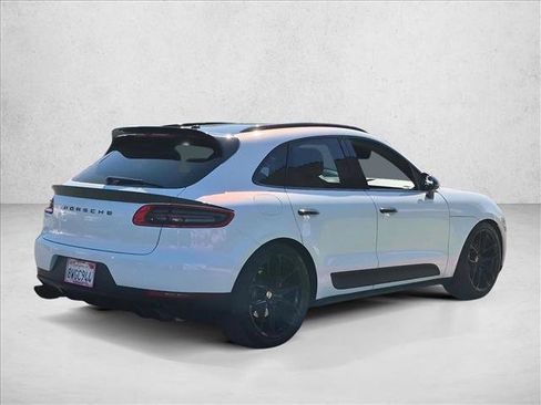 Used 2018 Porsche Macan AWD/4WD image 5