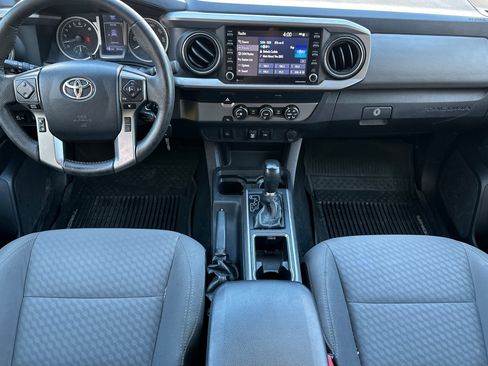 Used 2020 Toyota Tacoma SR5 RWD image 13