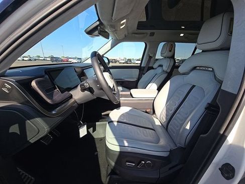 Used 2024 Rivian R1S Adventure AWD/4WD image 5