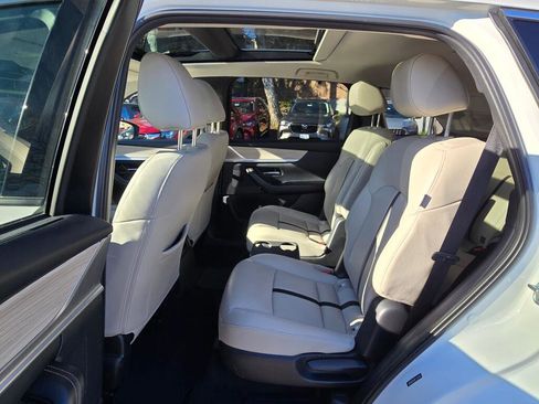 Used 2024 MAZDA CX-90 Plug-In Hybrid w/ Premium Pkg image 17