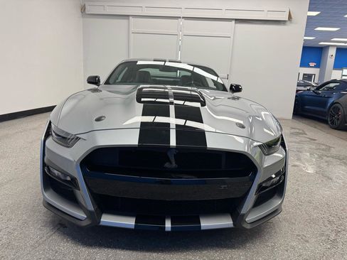 Used 2021 Ford Mustang Shelby GT500 w/ Carbon Fiber Track Pack RWD image 3