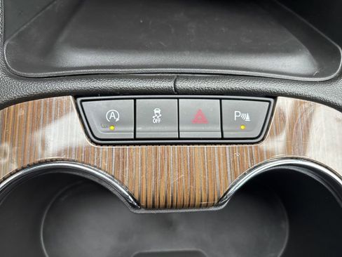 Certified 2023 GMC Acadia SLE w/ Driver Convenience Package image 35