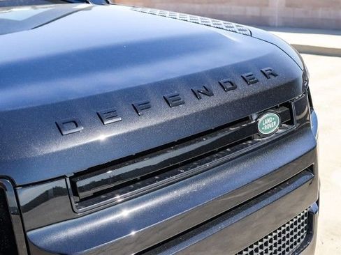 Certified 2025 Land Rover Defender 90 X-Dynamic SE AWD/4WD image 11