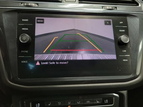 Used 2019 Volkswagen Tiguan SE w/ Panoramic Sunroof Package FWD image 22