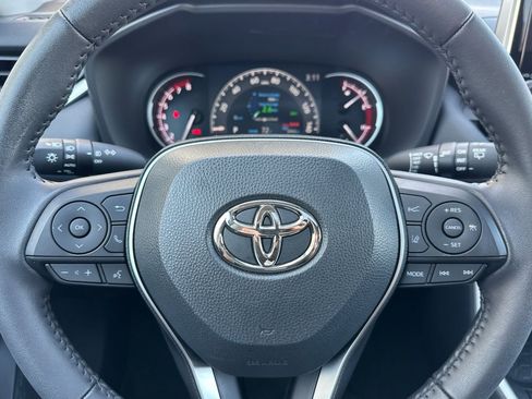 Used 2024 Toyota RAV4 XLE Premium FWD image 24