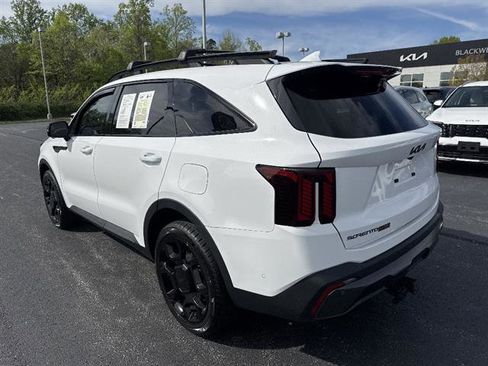Used 2025 Kia Sorento SX AWD/4WD image 4
