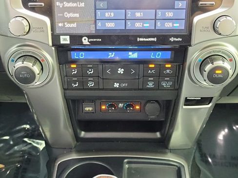 Used 2022 Toyota 4Runner Limited RWD image 19