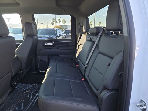 New 2026 GMC Sierra 2500 SLT w/ X31 Off-Road Package image 7