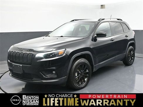Used 2023 Jeep Cherokee Altitude Lux image 1