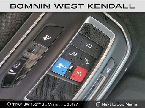 Used 2025 Jeep Grand Cherokee Limited w/ Black Appearance Package image 25