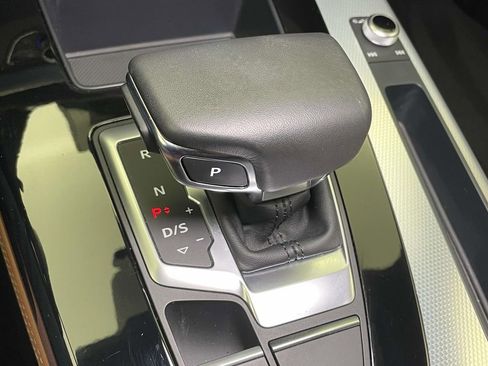 Certified 2025 Audi Q5 2.0T Premium Plus image 34