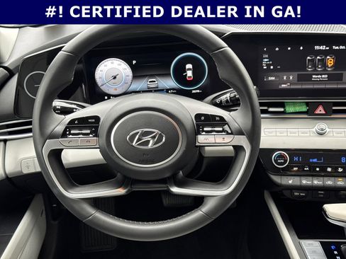 Certified 2023 Hyundai Elantra Limited image 24