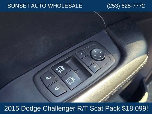 Used 2015 Dodge Challenger R/T Scat Pack w/ Leather Interior Group RWD image 32