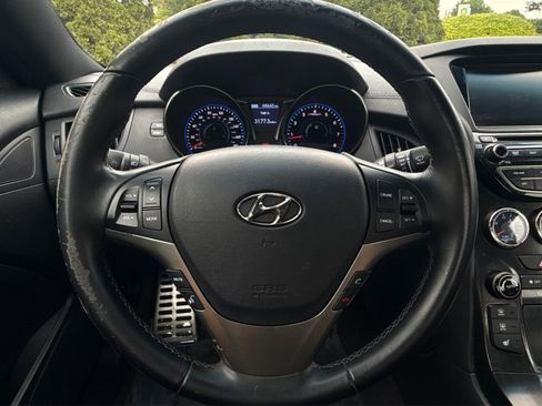 Used 2014 Hyundai Genesis 3.8 RWD image 31