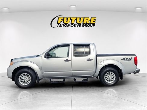 Used 2016 Nissan Frontier SV image 6