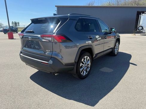 Used 2023 Toyota RAV4 XLE Premium image 6