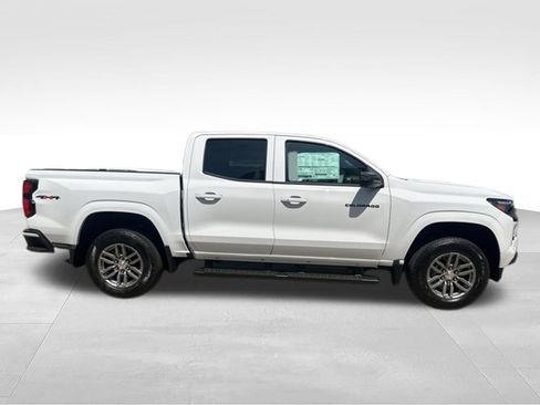 New 2026 Chevrolet Colorado LT w/ LT Convenience Package AWD/4WD image 6