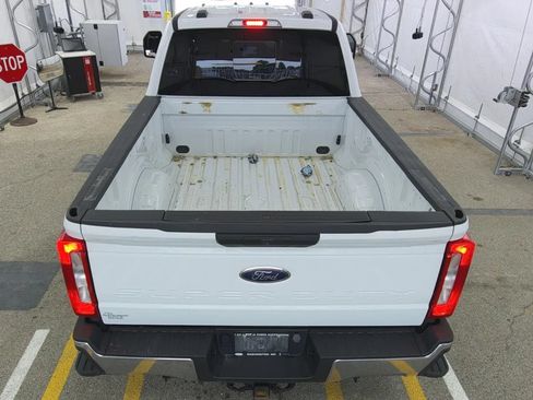 Used 2023 Ford F250 XLT w/ FX4 Off-Road Package AWD/4WD image 3