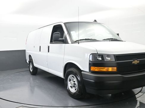 New 2025 Chevrolet Express 2500 Work Van w/ Driver Convenience Package image 9