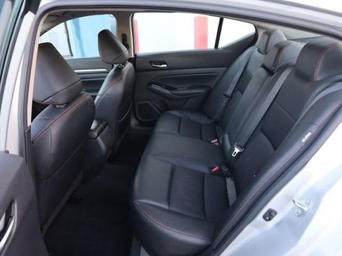 Certified 2024 Nissan Altima 2.5 SR FWD image 9