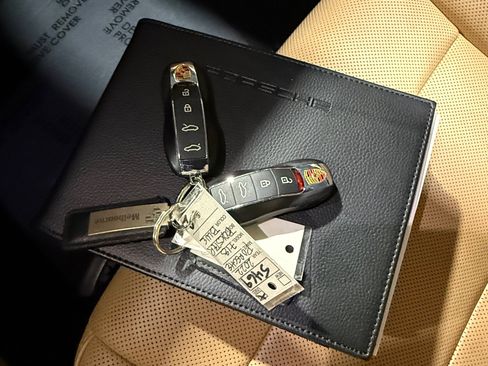 Used 2022 Porsche 718 Boxster image 54