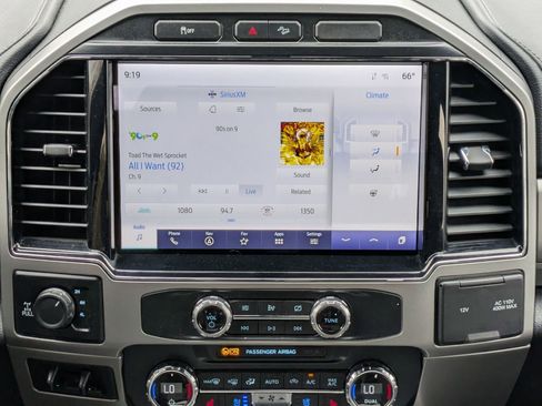 Used 2022 Ford F250 Lariat w/ Black Appearance Package image 21