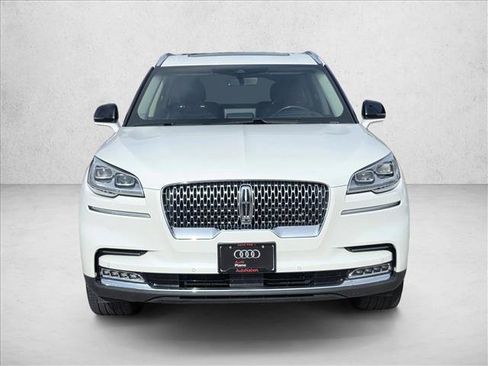 Used 2020 Lincoln Aviator Reserve w/ Equipment Group 202A image 2