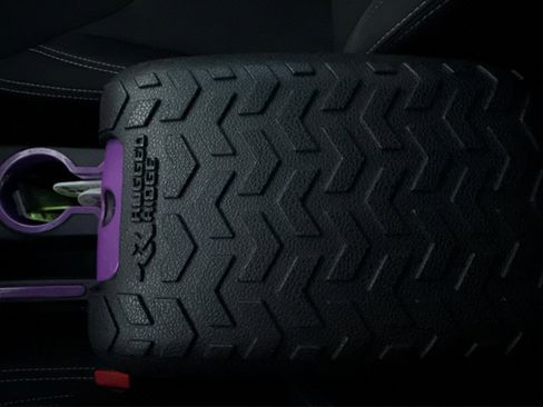 Used 2013 Jeep Wrangler Unlimited Sahara w/ Connectivity Group image 13