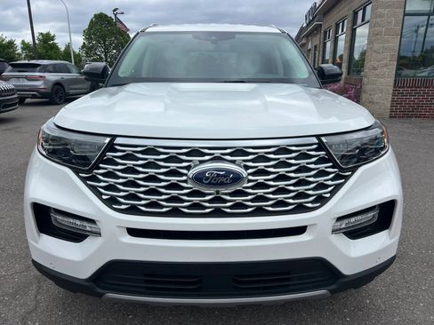 Used 2023 Ford Explorer Platinum AWD/4WD image 3