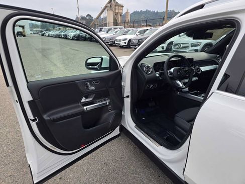 Used 2026 Mercedes-Benz GLB 250 4MATIC image 22