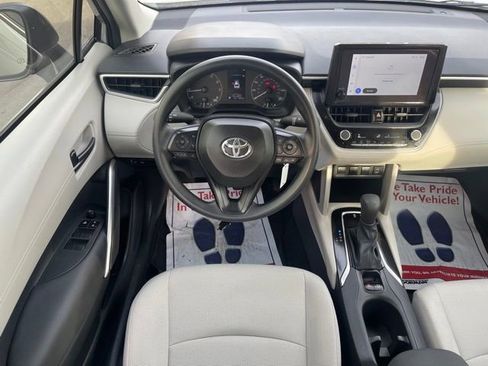 Used 2024 Toyota Corolla Cross L image 5