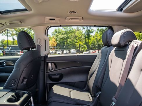 New 2026 Kia Carnival SX FWD image 18