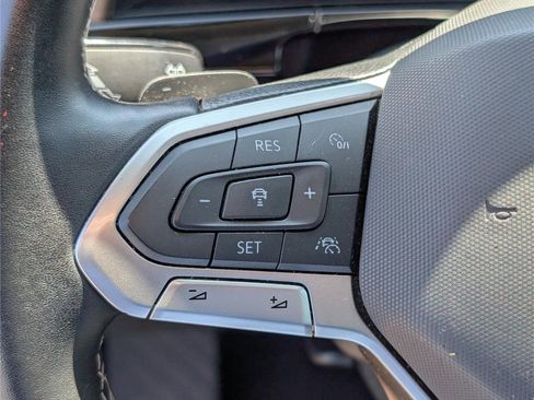 Used 2025 Volkswagen Atlas SE AWD/4WD image 24