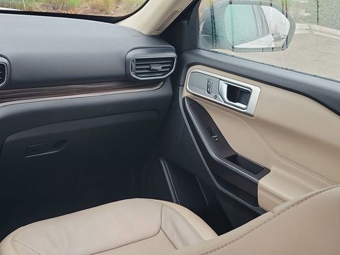 Used 2020 Ford Explorer Limited w/ Class III Trailer Tow Package image 24