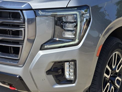 Used 2023 GMC Yukon XL AT4 w/ AT4 Premium Package AWD/4WD image 15