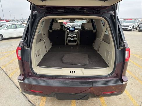 Used 2019 Lincoln Navigator L Reserve image 27